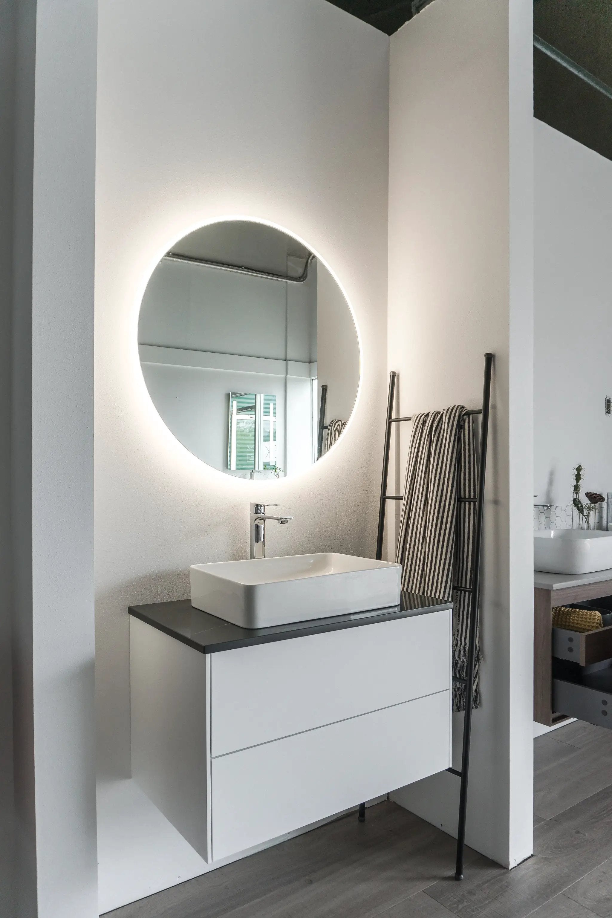 Zeek 32" BackLit LED lighted Round Bathroom Wall Mirror M-RN32 CLEARANCE* by ZEEK