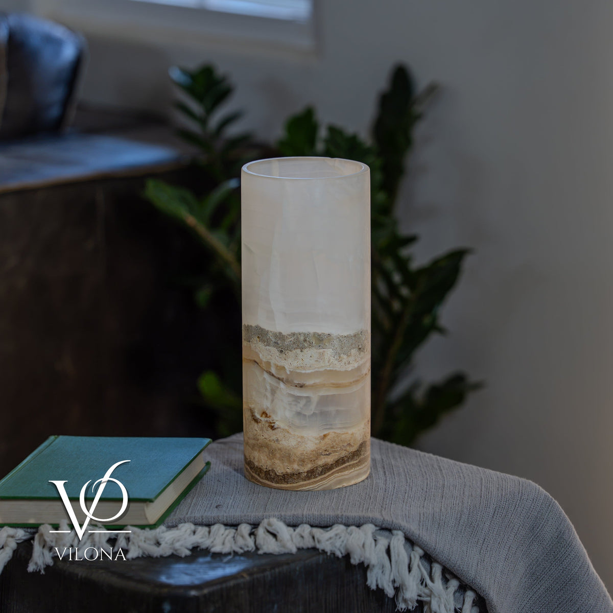 White Ice Onyx - 12" Tall, x 4.5" Diameter (Small Table Lamp #1), photo 2 of 8
