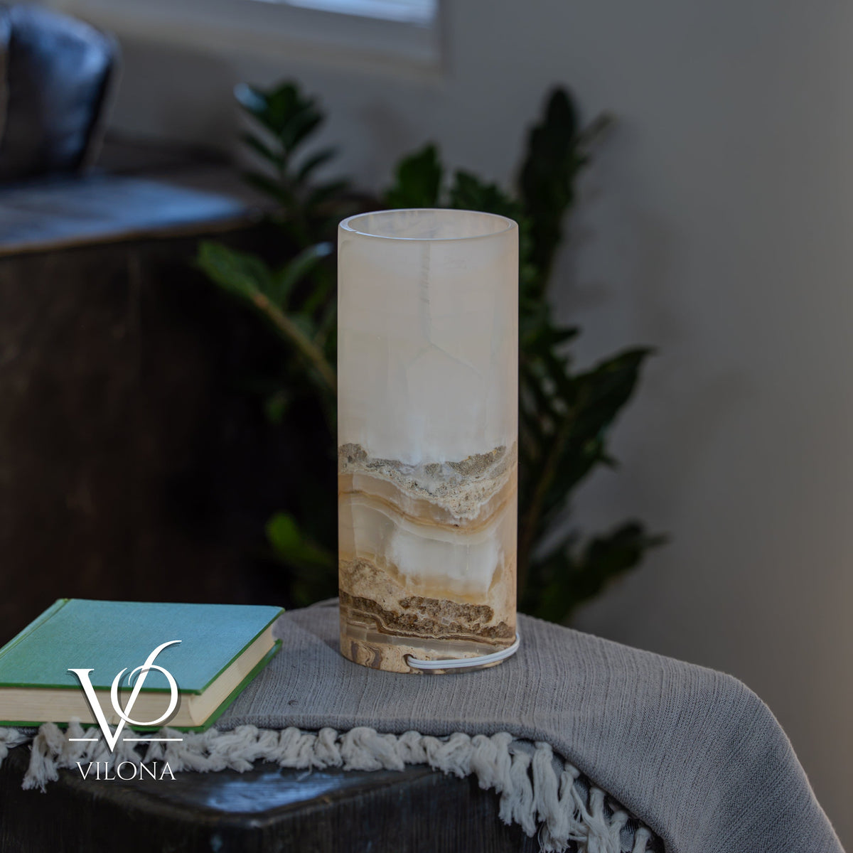 White Ice Onyx - 12" Tall, x 4.5" Diameter (Small Table Lamp #1), photo 8 of 8