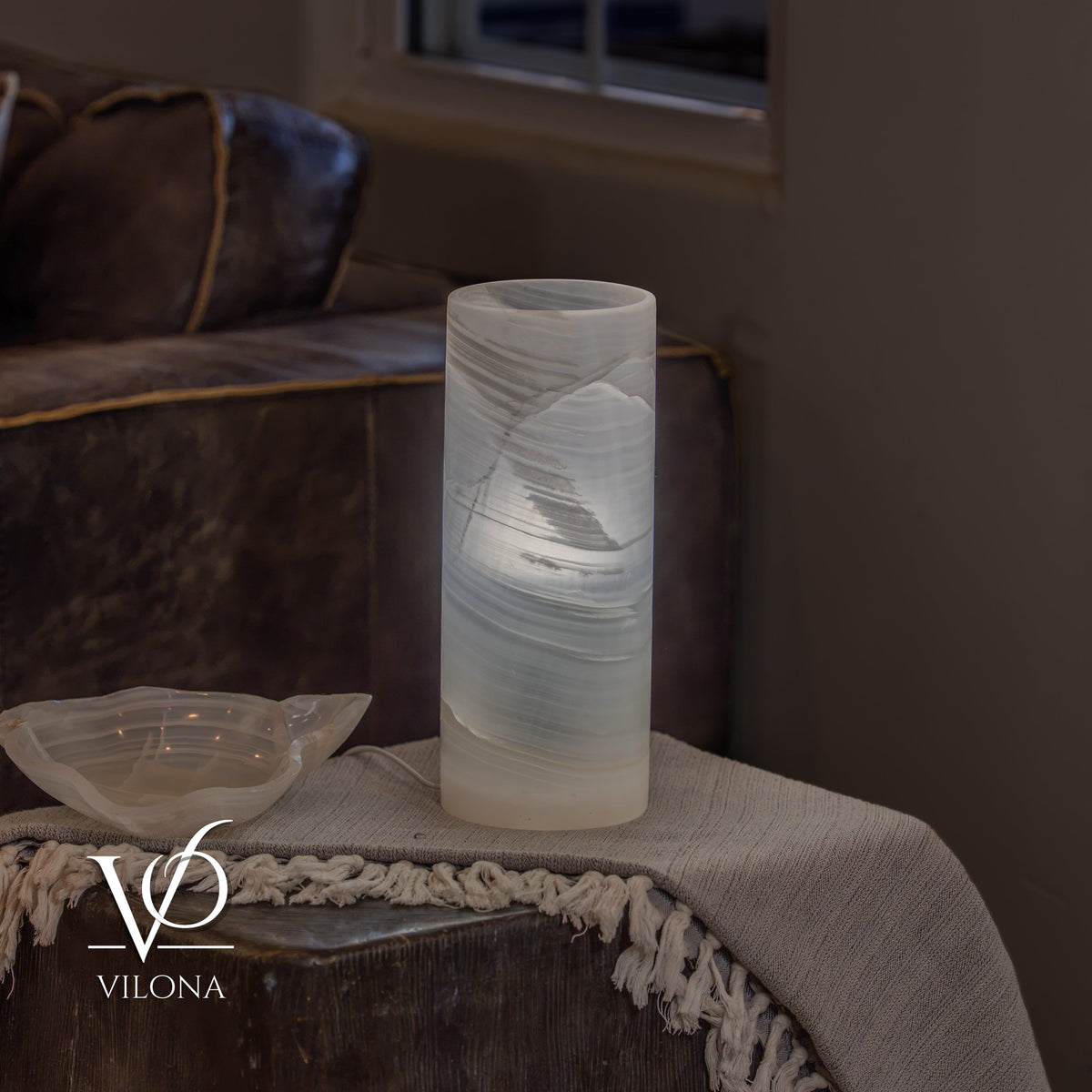 White Ice Onyx - 12" Tall, x 4.5" Diameter (Small Table Lamp #3), photo 4 of 9