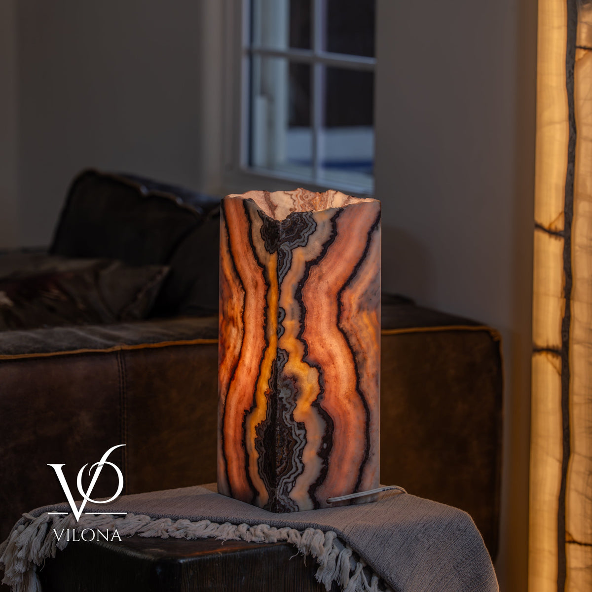 Rosa Onyx Live Edge Table Lamp – 16" Tall × 6" Square #3, photo 8 of 11