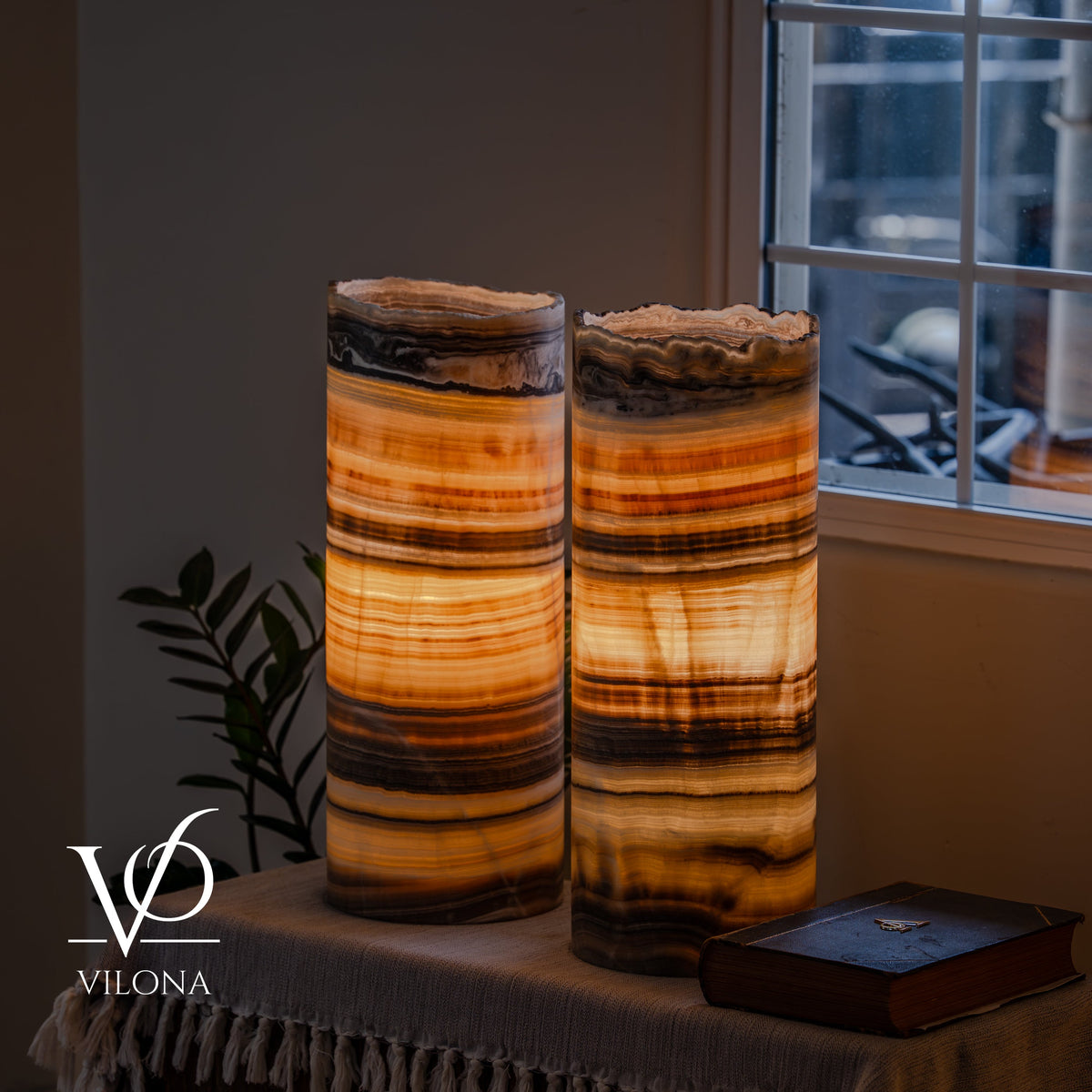 Honeycomb Onyx Live Edge Table Lamp Pair #1, photo 11 of 13