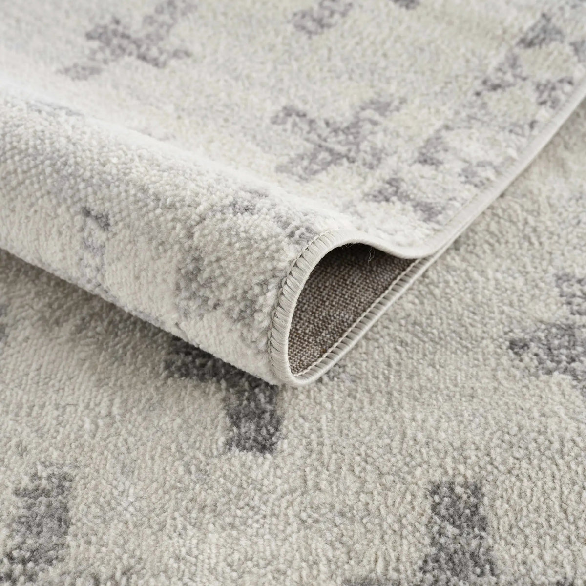 Tigris Swiss Cross Ivory & Gray 2322 Area Rug by Hauteloom