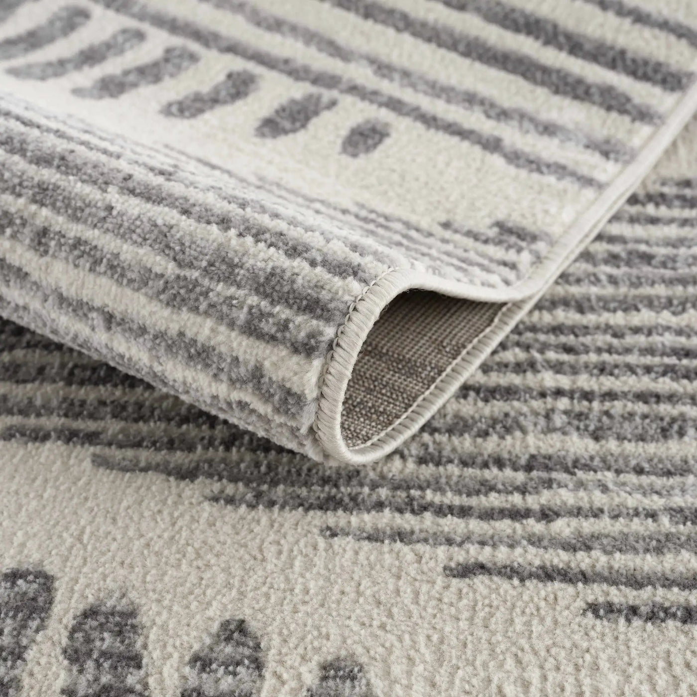 Tigrisis Ivory 2327 Area Rug - Clearance by Boutique Rugs