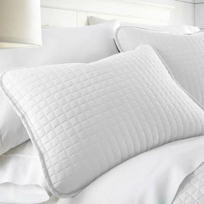 Full/Queen Lightweight White Ultra Soft 3-Piece Microfiber Quilt Set by HomePacific