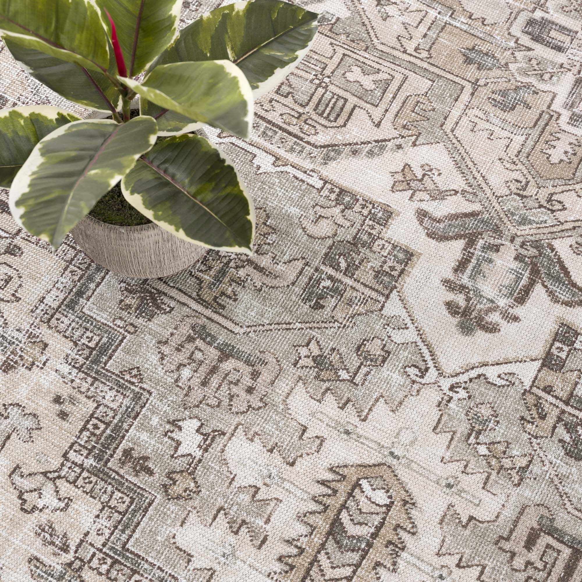 Nadia Area Rug - Clearance by Boutique Rugs
