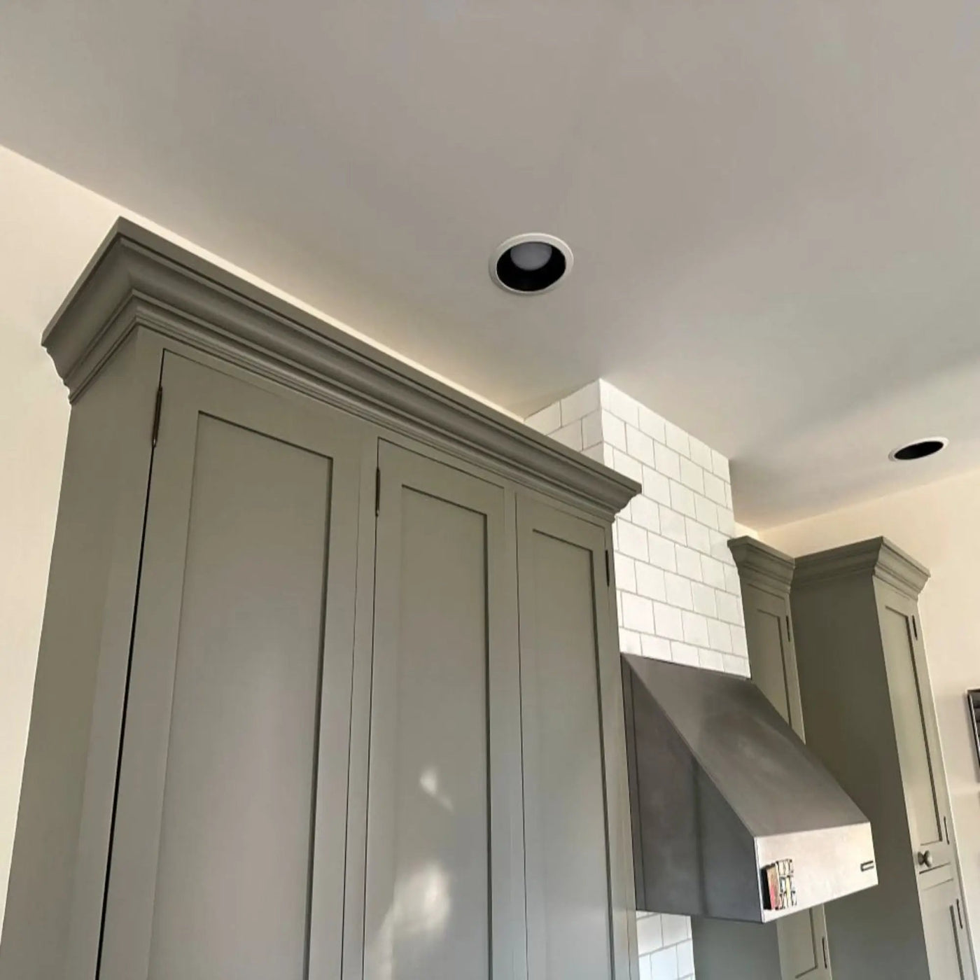 EWCR17 Crown 3/4" x 3-3/16" Unfinished 2-1/2" High x 2" Deep by NewMouldings