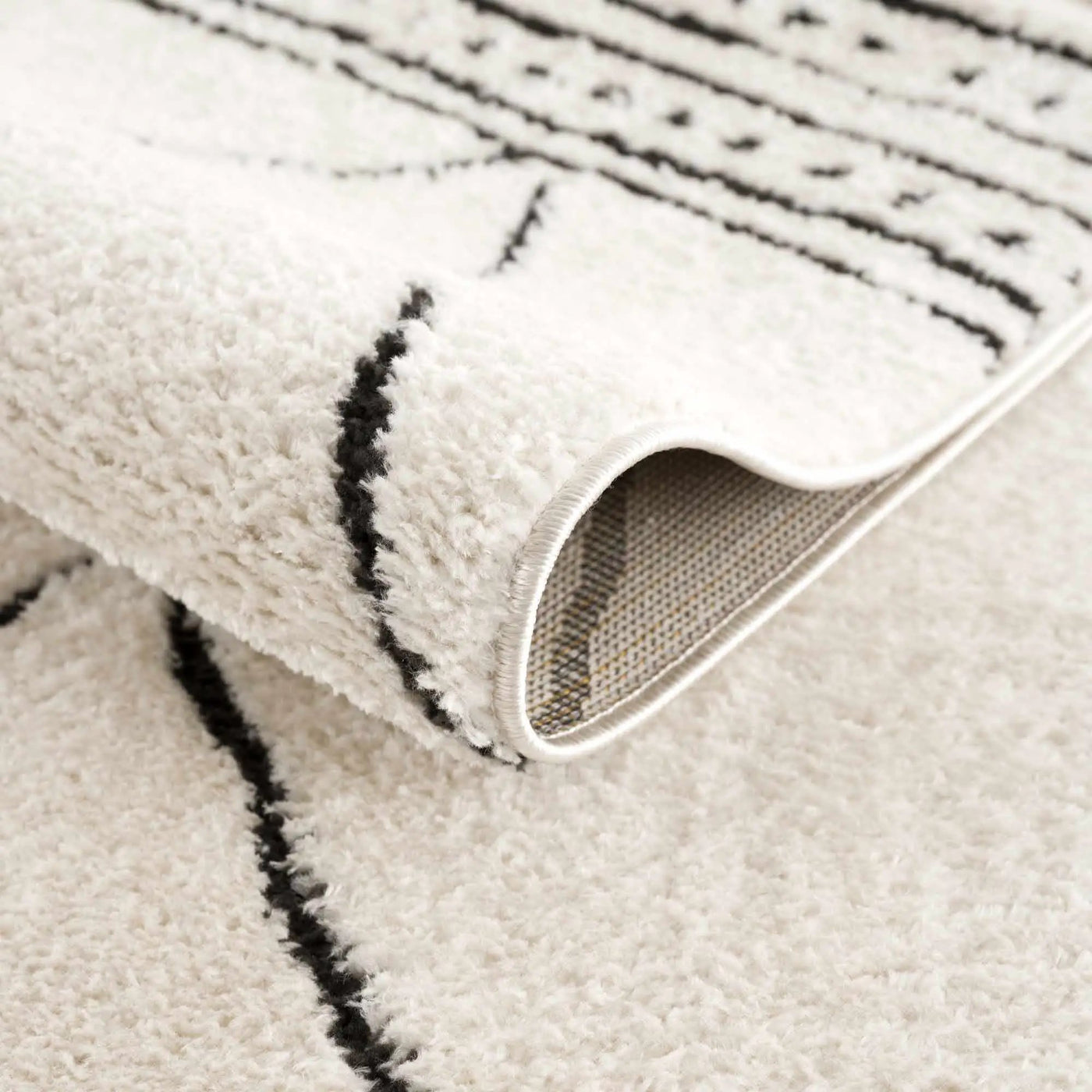 Keone Black & White Thick Rug by Boutique Rugs