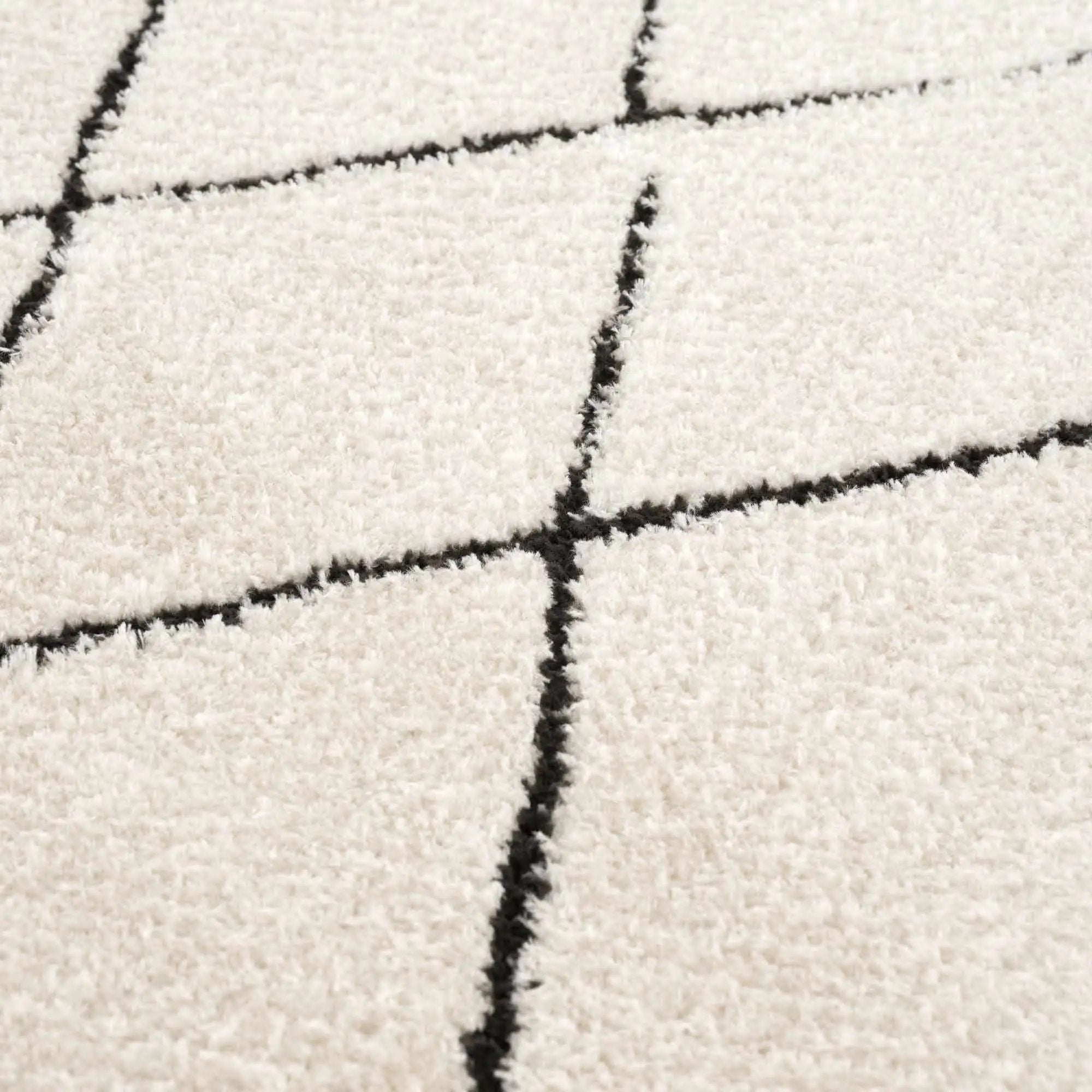 Keone Black & White Thick Rug by Boutique Rugs