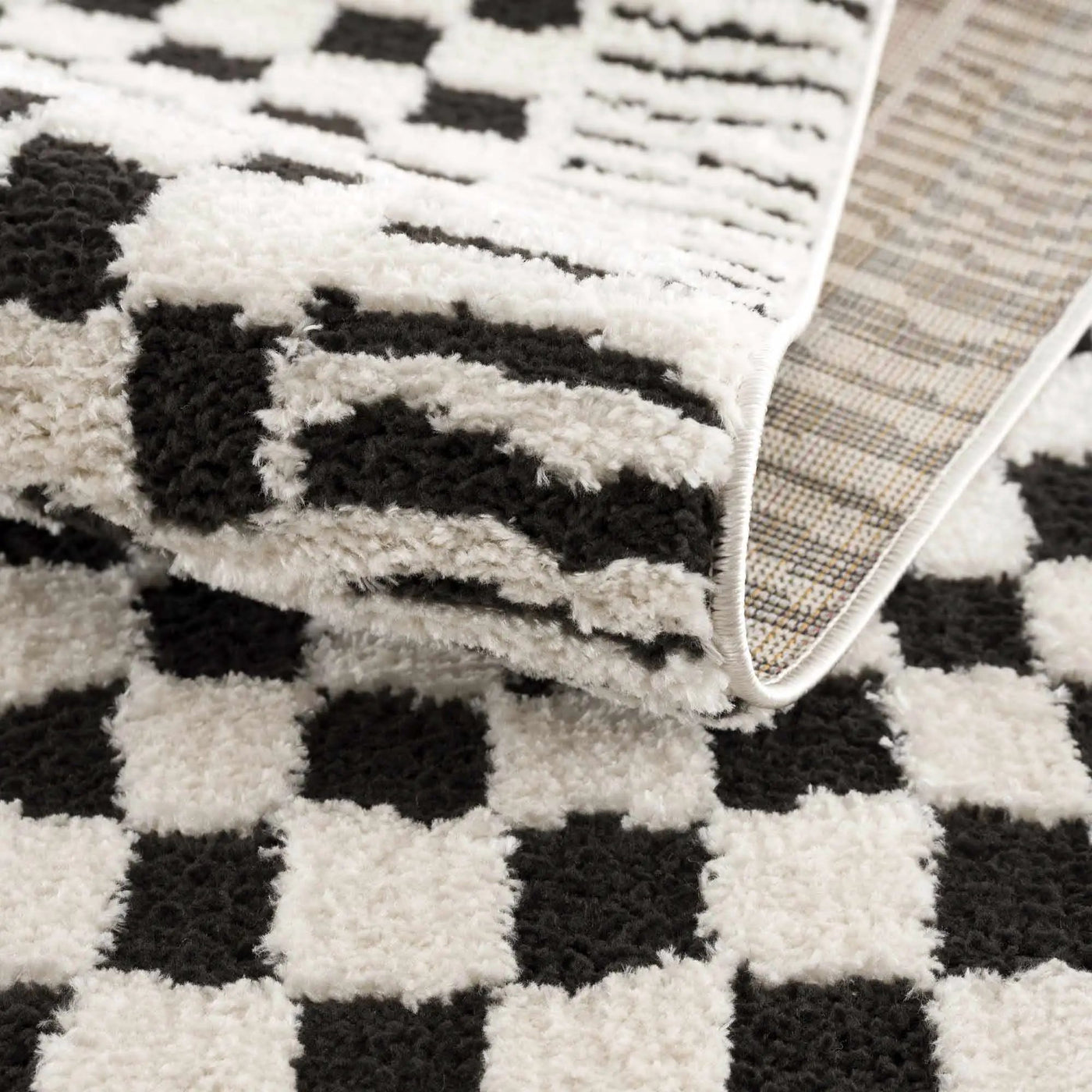Leryn Black & White Checkered Area Rug by Boutique Rugs