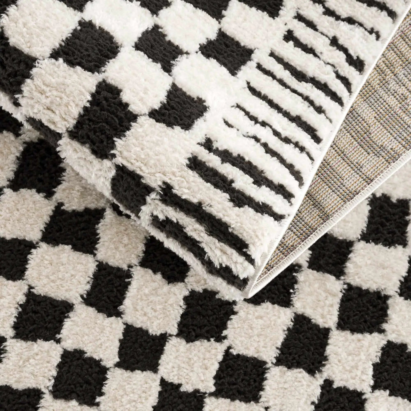 Leryn Black & White Checkered Area Rug by Boutique Rugs