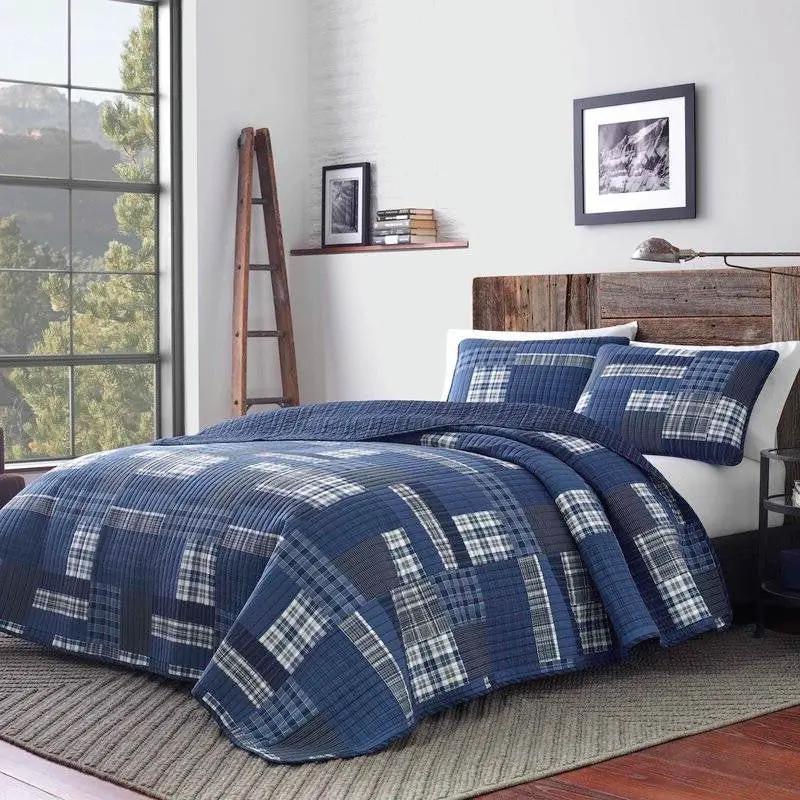 Full/Queen size 100-Percent Cotton Reversible 3 Piece Blue Patchwork Quilt Set by HomePacific