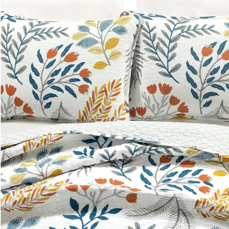 Full/Queen Botanical Bohemian Floral Lightweight 3 Piece Quilt Set by HomePacific