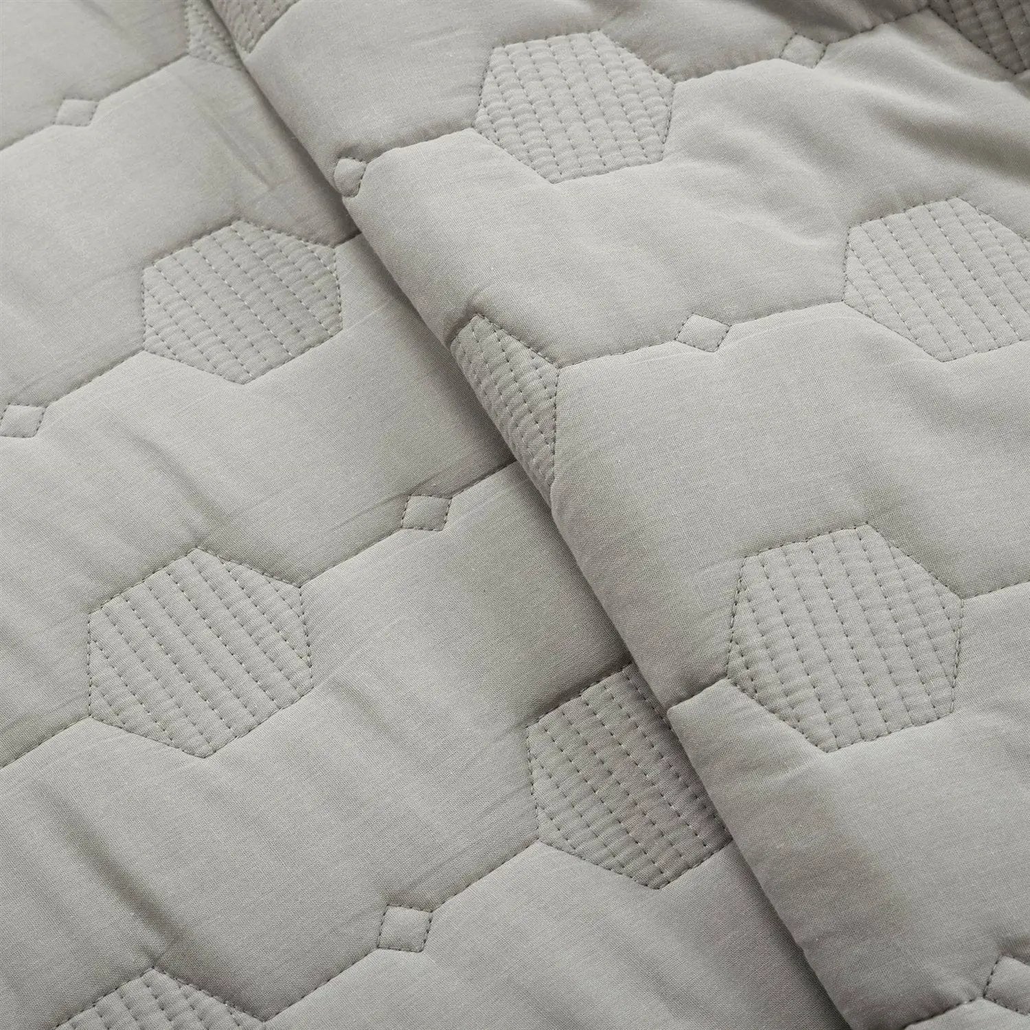 King/CAL King Hexagon Pattern Lightweight Grey Textured Cotton 3 Piece Quilt Set by HomePacific