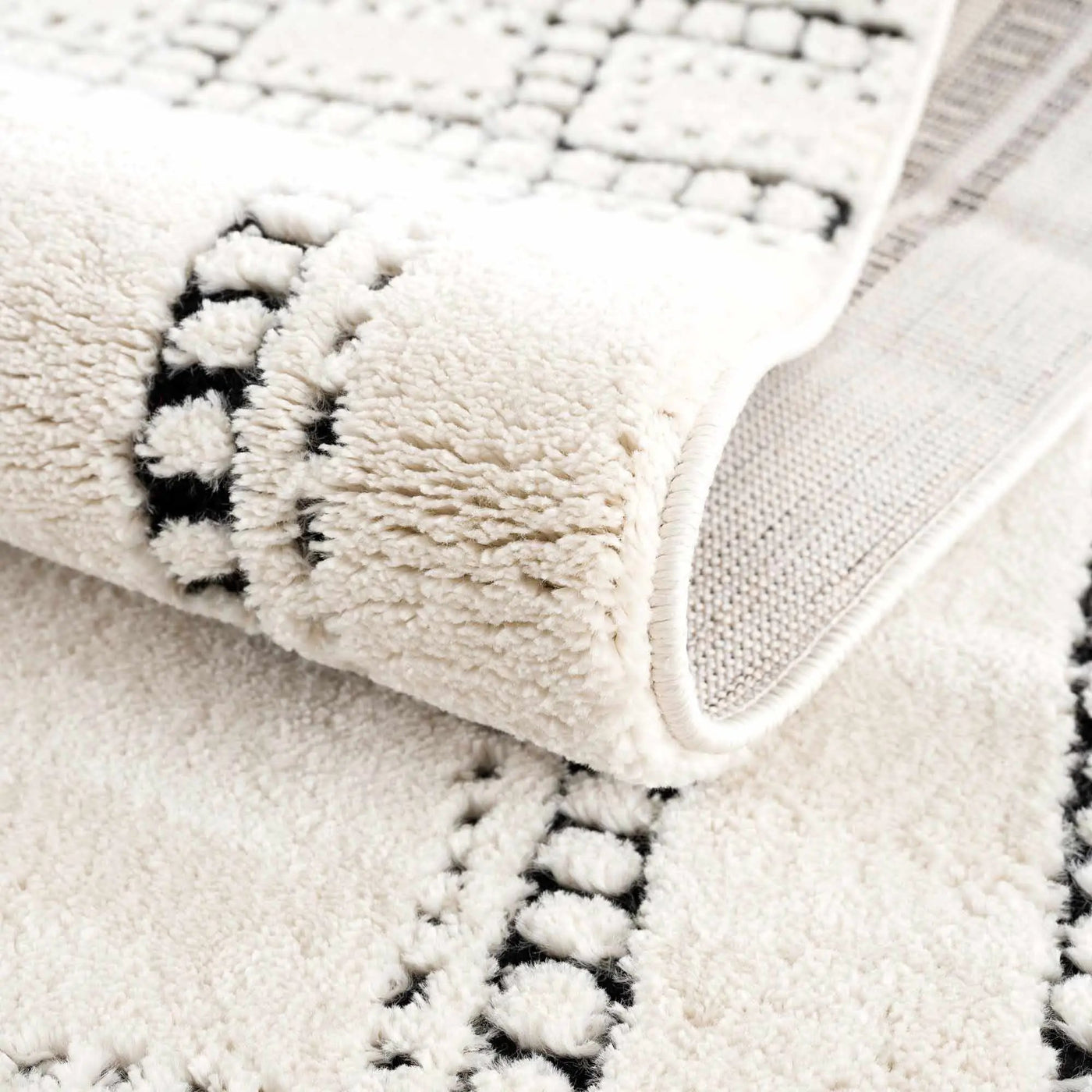 Ryuu Black & White Area Rug - Clearance by Boutique Rugs