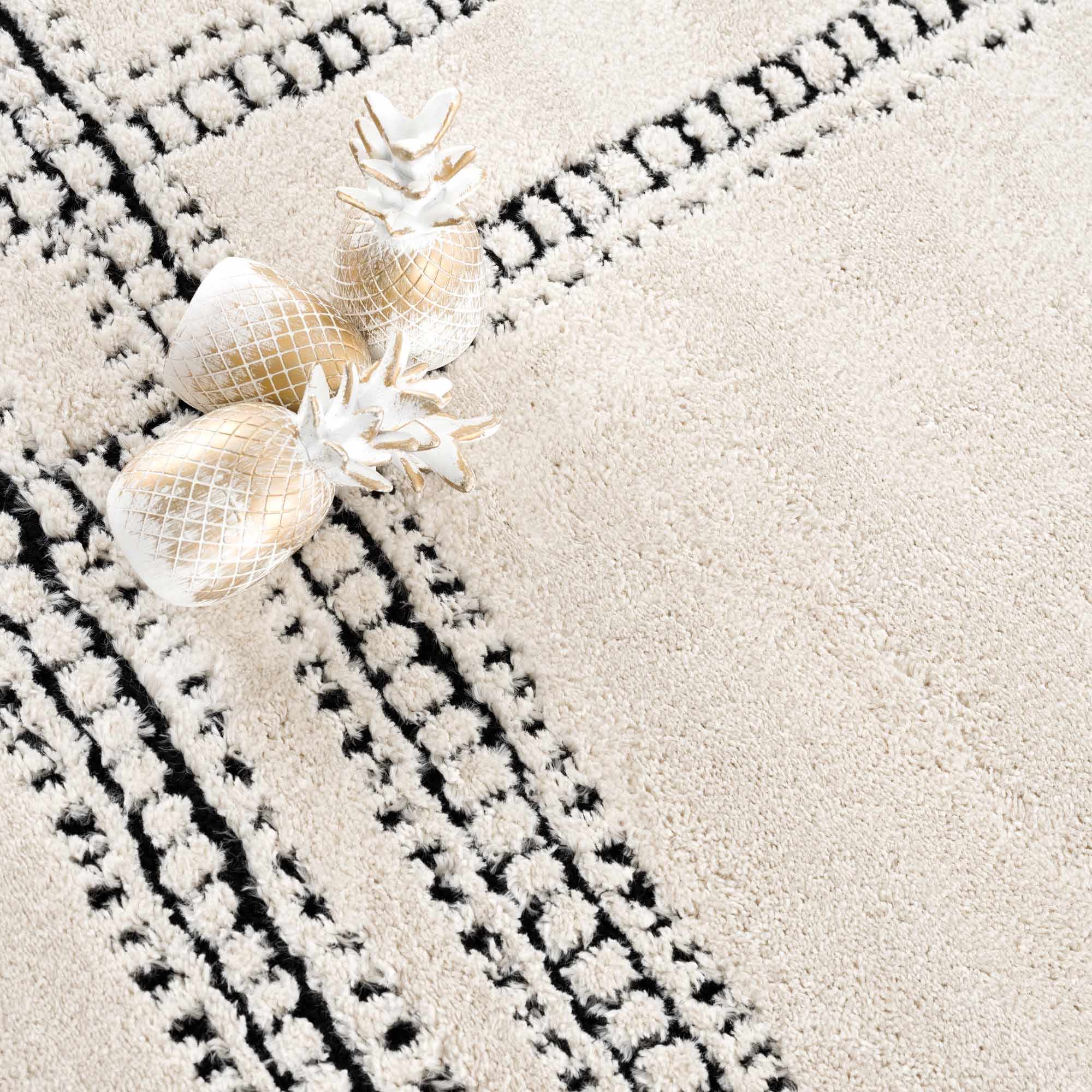 Ryuu Black & White Area Rug - Clearance by Boutique Rugs