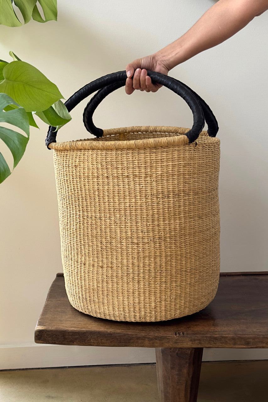 Simple Streamlined Hamper, photo 3 of 6