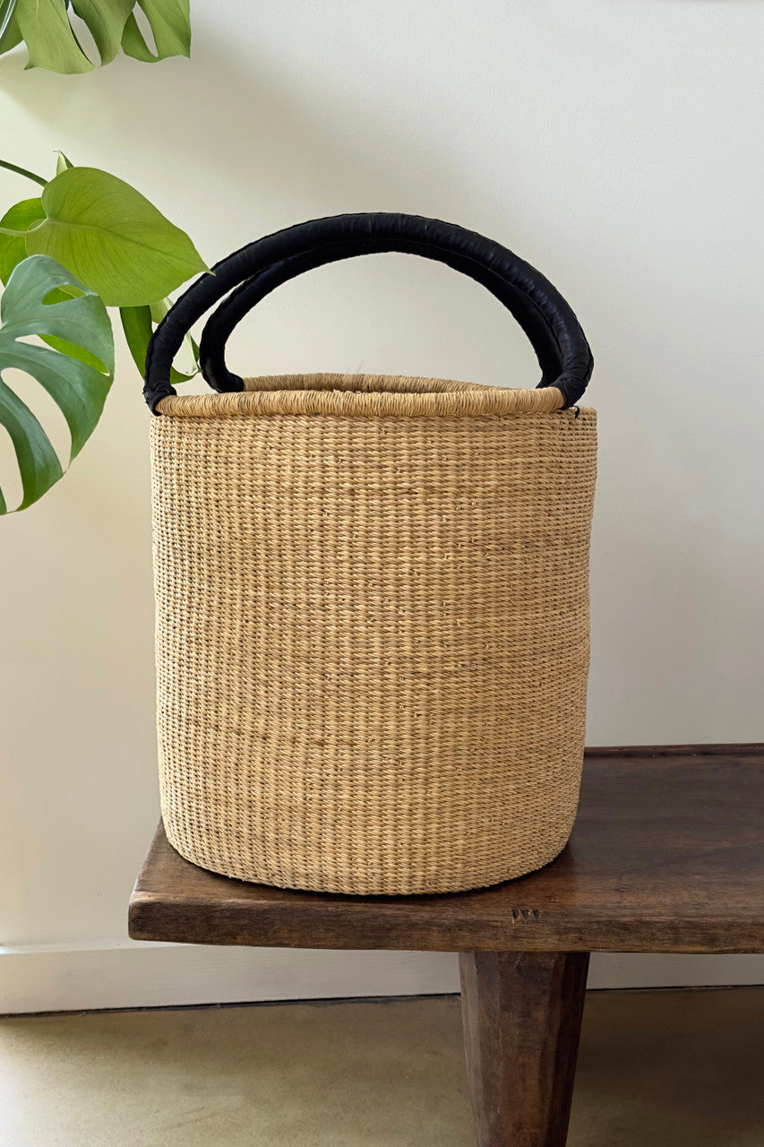Simple Streamlined Hamper, photo 2 of 6