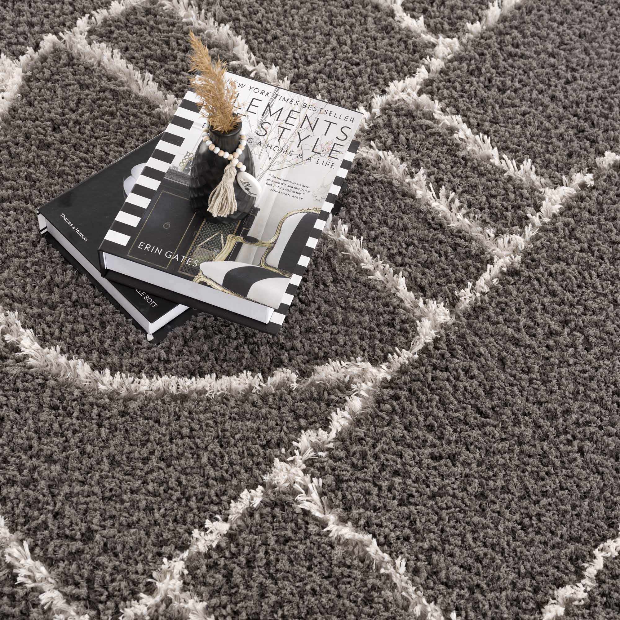 Andia Charcoal Area Rug - Clearance by Boutique Rugs
