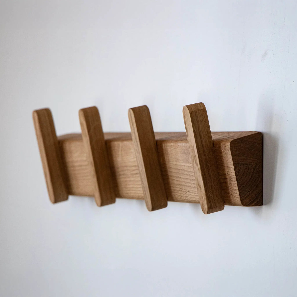 THE LISA - wall hanger by VARBROS