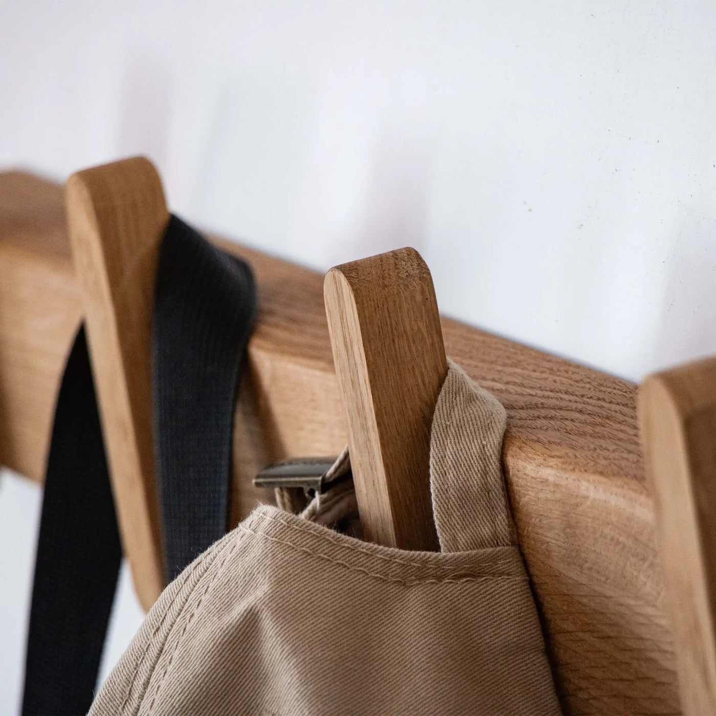 THE LISA - wall hanger by VARBROS