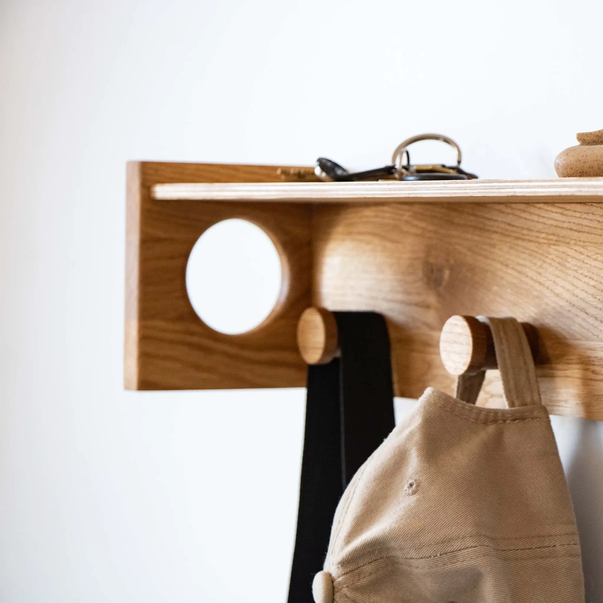 THE POLLY - wall hanger by VARBROS