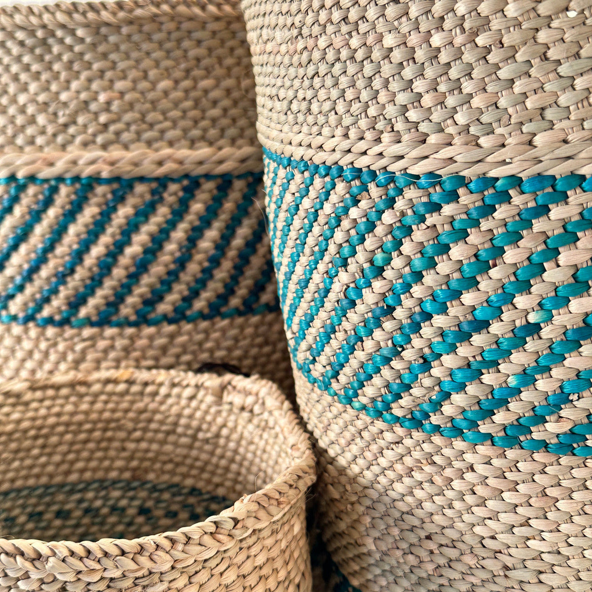 African Iringa woven basket with Turquoise Stripe, photo 3 of 10