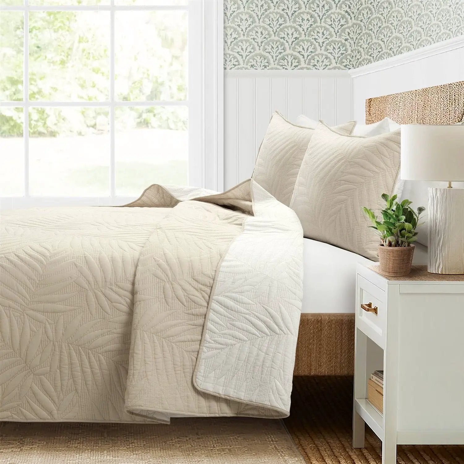 Full/Queen Lightweight Fern Leaf Reversible 3-PC White Beige Cotton Quilt Set by HomePacific