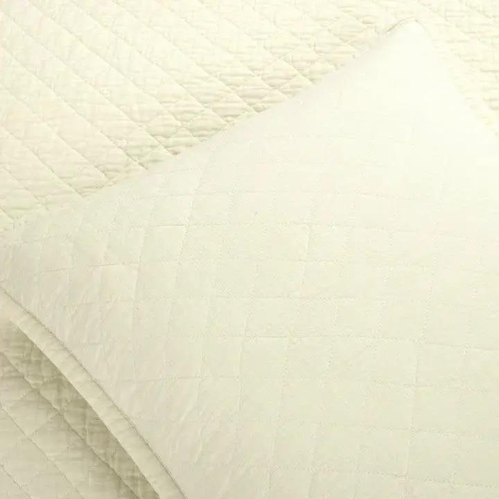 Full/Queen Lightweight Cotton Linen Ivory Textured Reversible 3-Piece Quilt Set by HomePacific