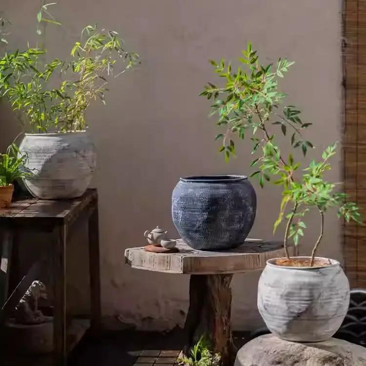 Sierra Round Pot Planter by RusticReach
