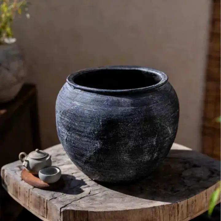 Sierra Round Pot Planter by RusticReach