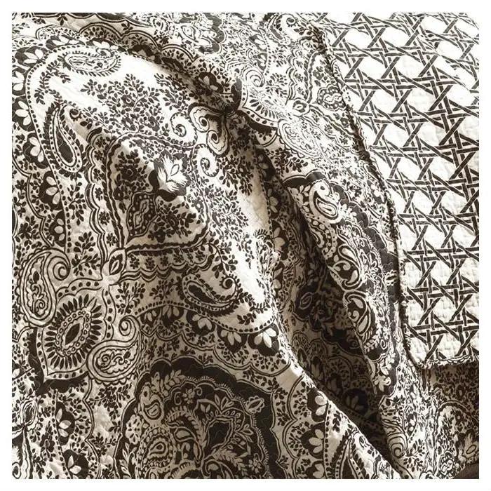 King size 3-Piece Cotton Quilt Set in Black White Paisley Damask by HomePacific