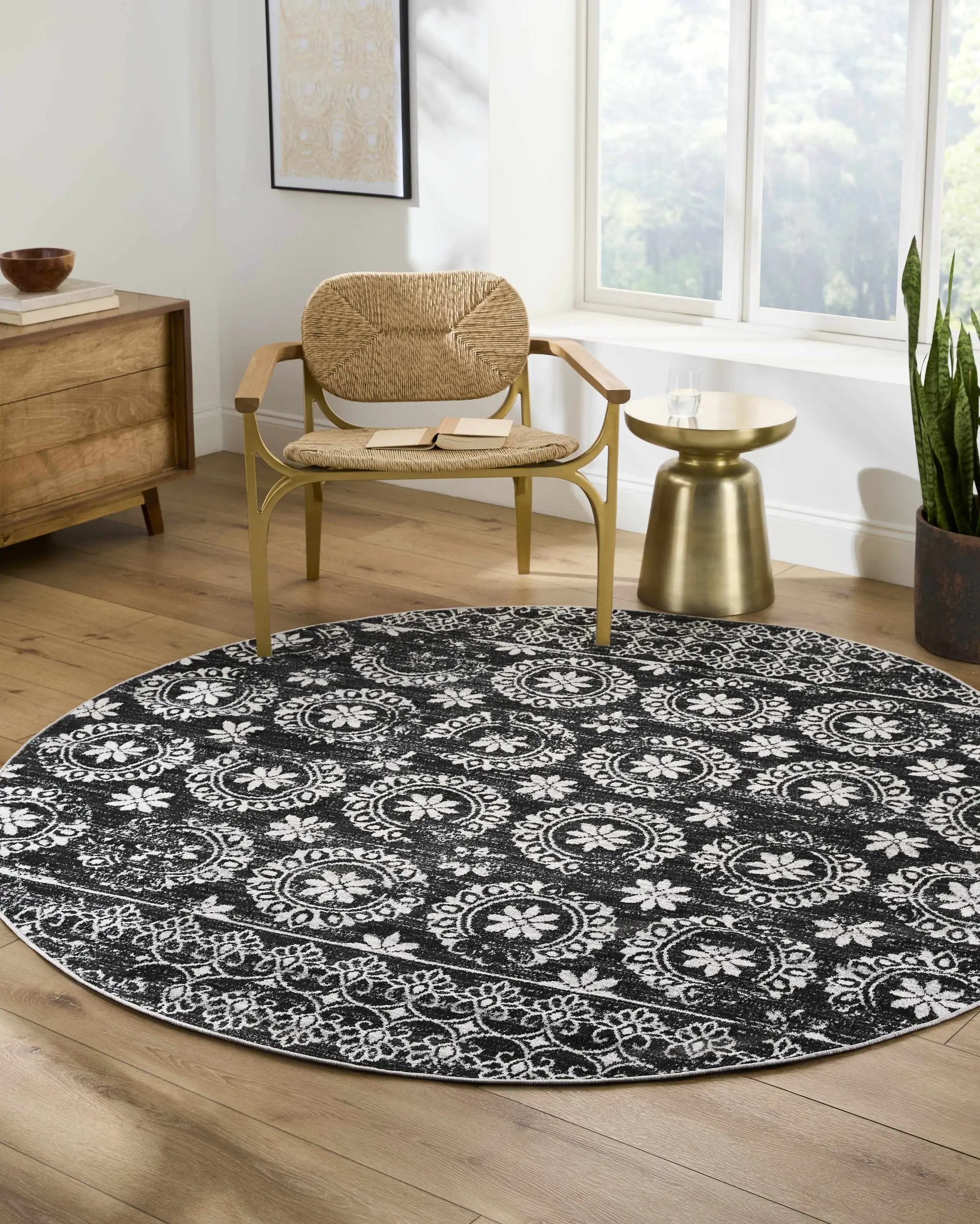 Kahraman Black & White Washable Rug - Clearance by Boutique Rugs