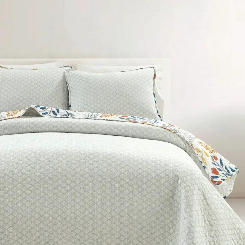 King/CAL King 3 Piece Botanical Floral Lightweight Quilt Set by HomePacific
