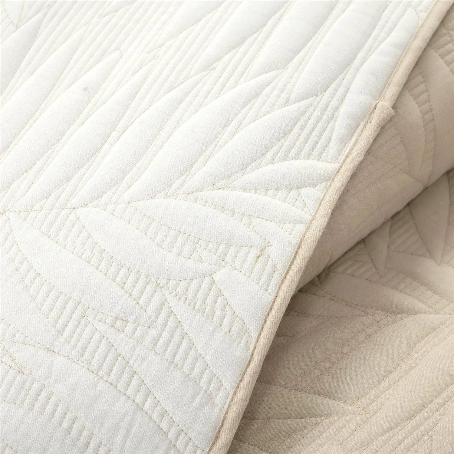 King size Lightweight Fern Leaf Reversible 3-PC White Beige Cotton Quilt Set by HomePacific
