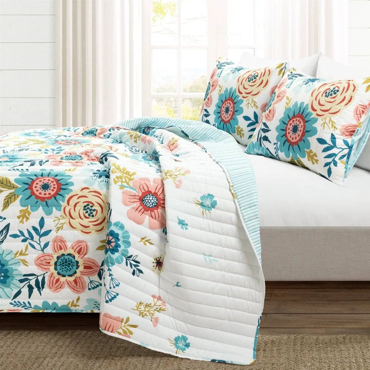 King size Lightweight Floral Teal Blue Pink White 3-Piece Polyester Quilt Set by HomePacific