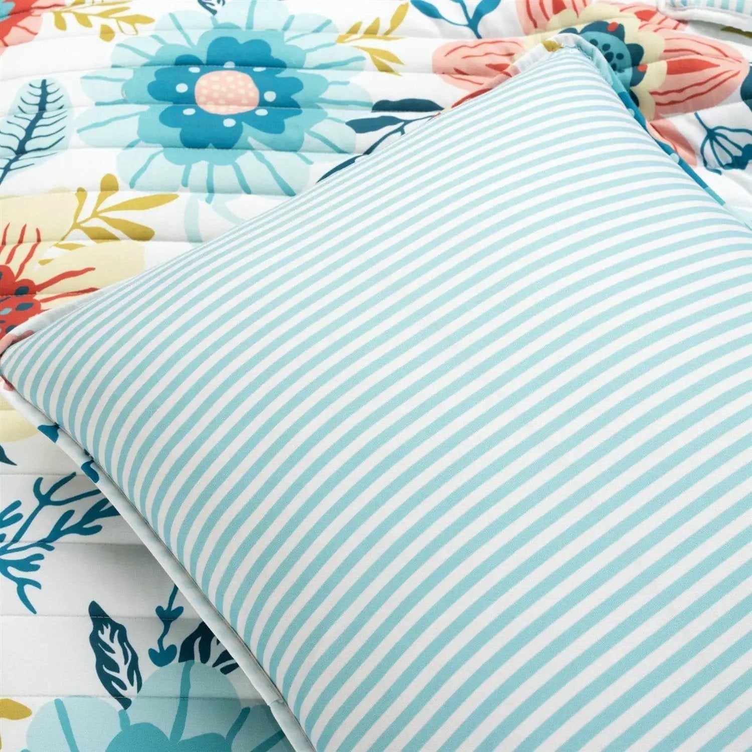King size Lightweight Floral Teal Blue Pink White 3-Piece Polyester Quilt Set by HomePacific