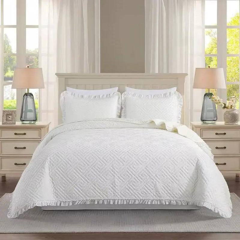 King size Ivory White Velvet Microfiber Polyester Reversible 3-Piece Quilt Set by HomePacific