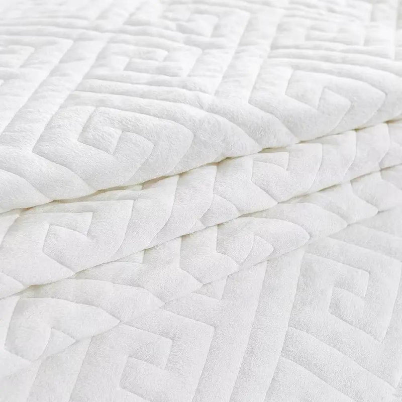 King size Ivory White Velvet Microfiber Polyester Reversible 3-Piece Quilt Set by HomePacific