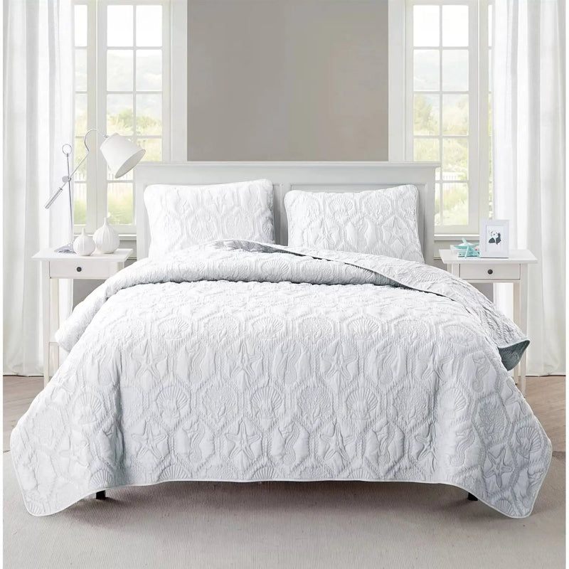 King size Coastal Beach Seashells Starfish Sea Horse White 3-Piece Quilt Set by HomePacific