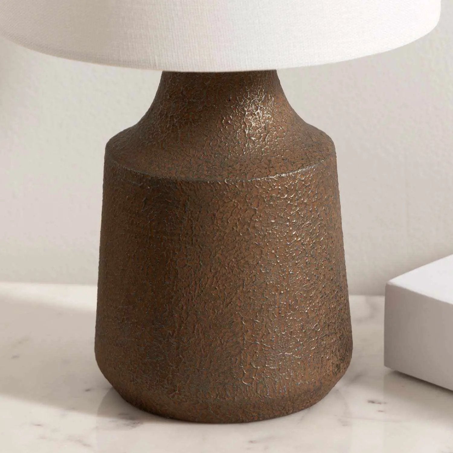 Kumlu Ribbed Ceramic White Table Lamp by Boutique Rugs
