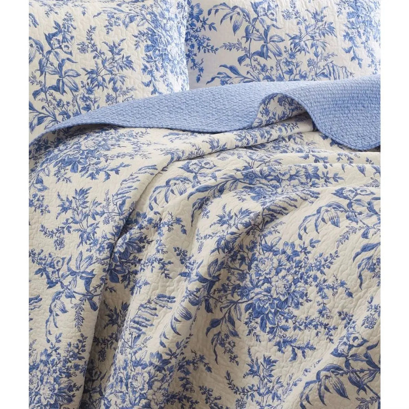King size 100-Percent Cotton Quilt Bedspread Set with Blue White Floral Leaves Pattern by HomePacific