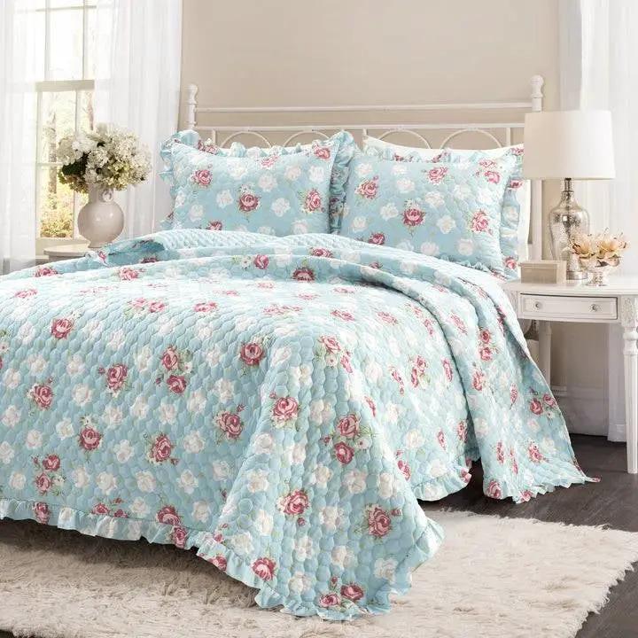 Full/Queen size Vintage Rose Ruffle Edge Light Quilt Set in Blue White and Pink by HomePacific