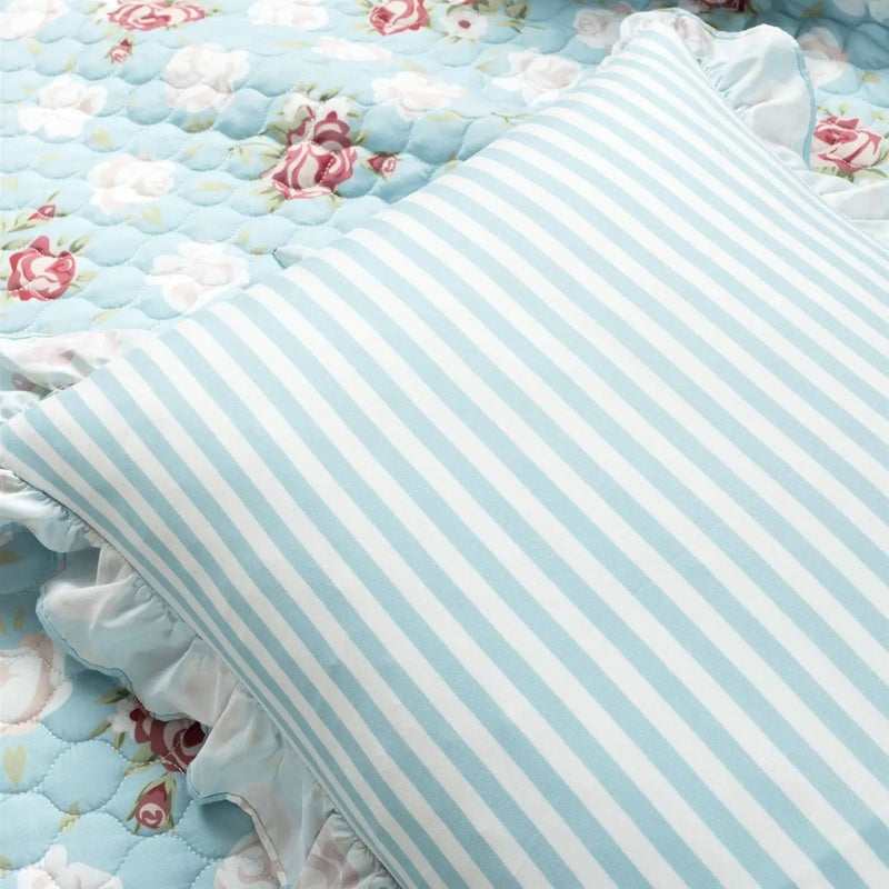 Full/Queen size Vintage Rose Ruffle Edge Light Quilt Set in Blue White and Pink by HomePacific
