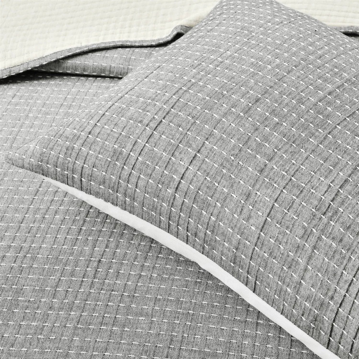 Full/Queen Size 3-Piece Reversible Cotton Yarn Woven Quilt Set in Grey Cream by HomePacific