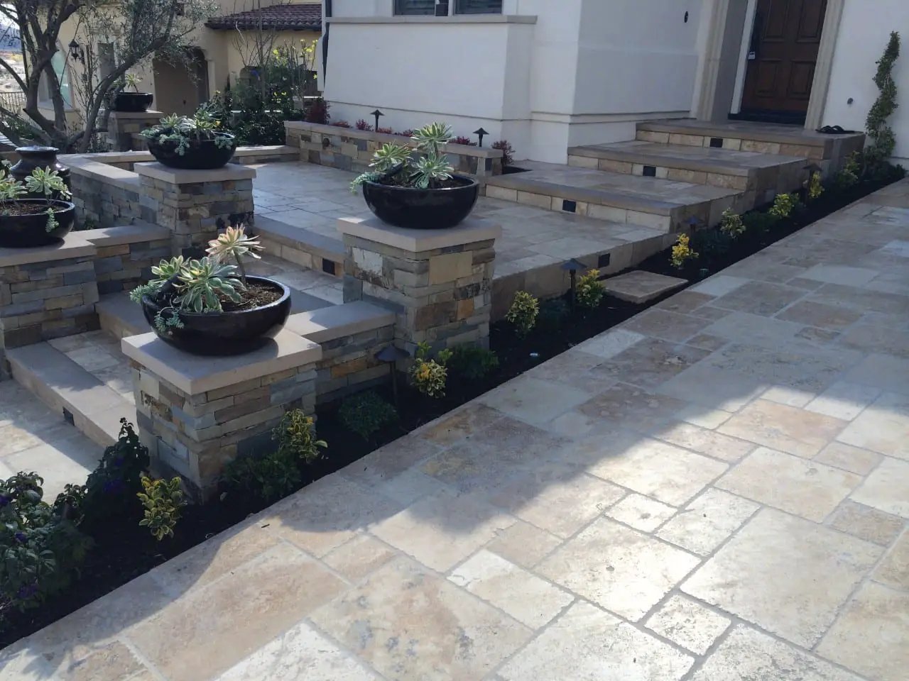 Tuscany Porcini Tumbled Pattern Travertine Pavers in a finished room