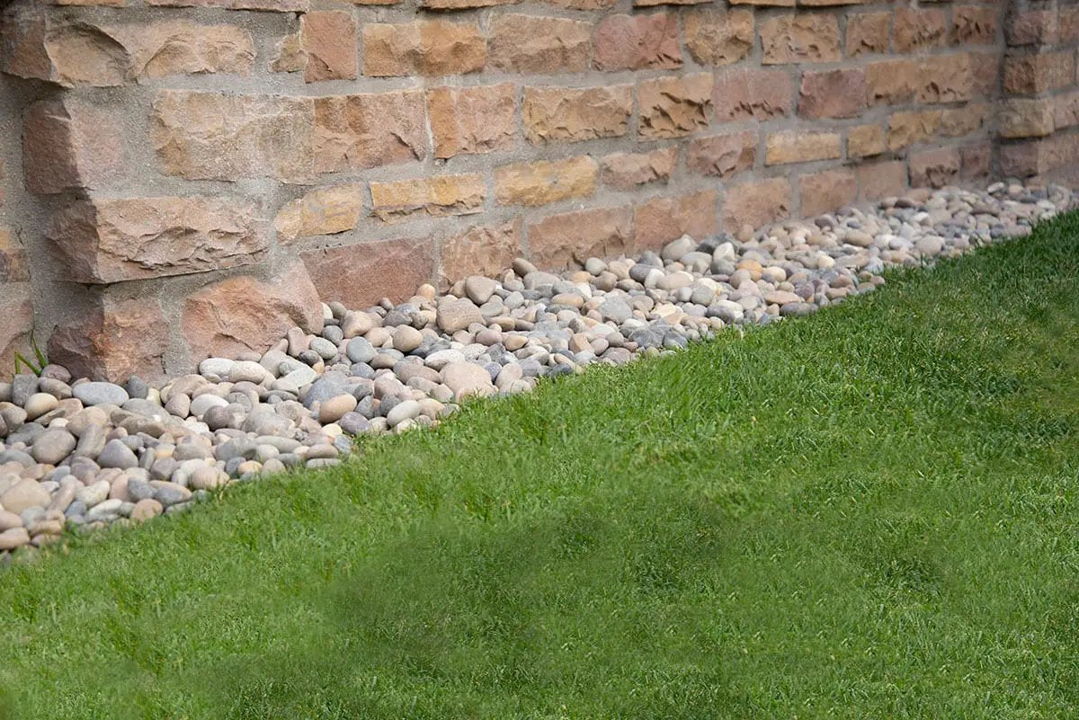 Amazon Multi Pebbles Natural Quartzite Pavers 5.40 inch in a finished room