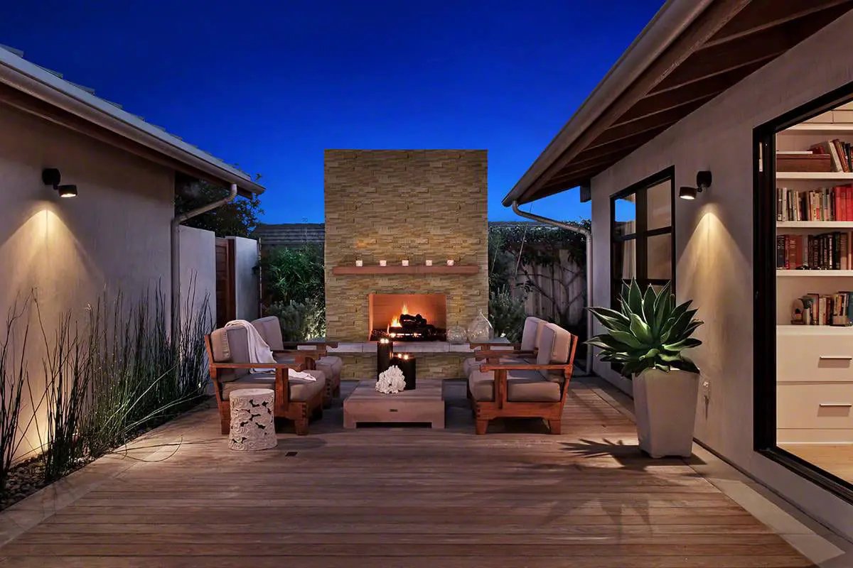 Casa Blend 3d Honed Travertine Pavers 6x12 in a finished room