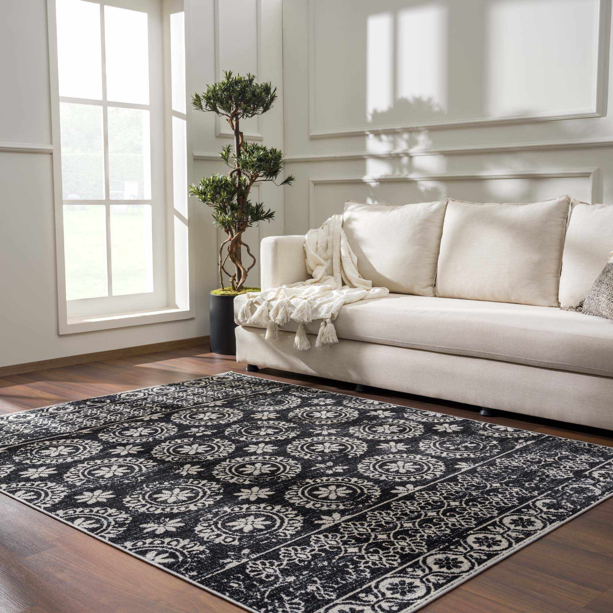 Kahraman Black & White Washable Rug - Clearance by Boutique Rugs