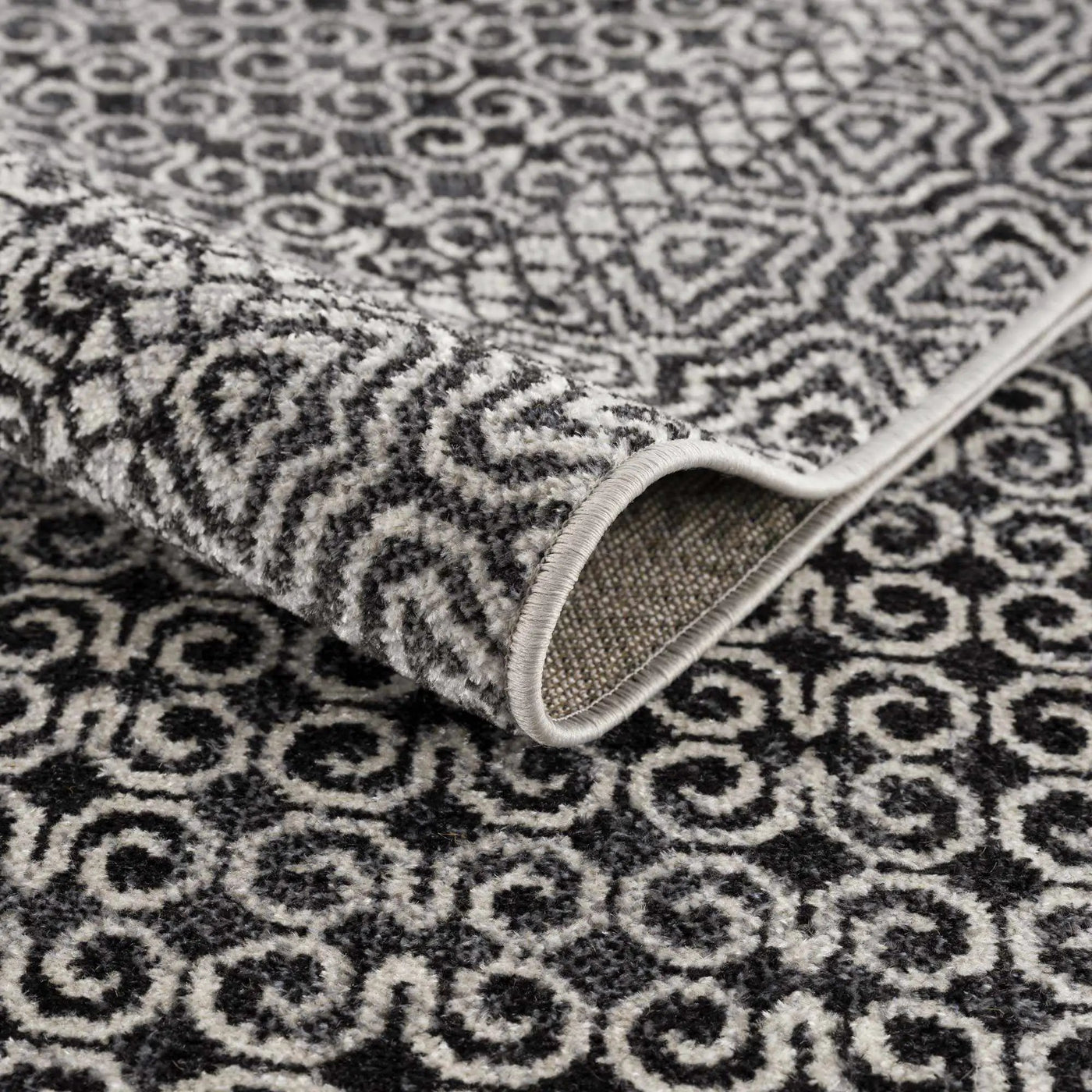 Coledale Black & White Washable Rug - Clearance by Boutique Rugs